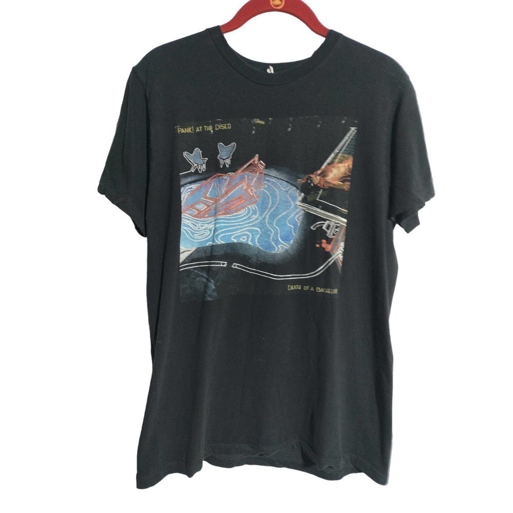 Panic At The Disco Hot Topic black graphic band t-shirt size adult medium